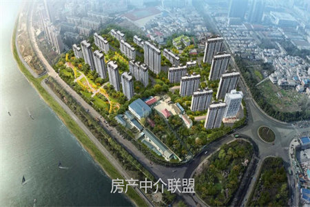 普利斯花园四楼188平四室带车位储藏室155万可按揭