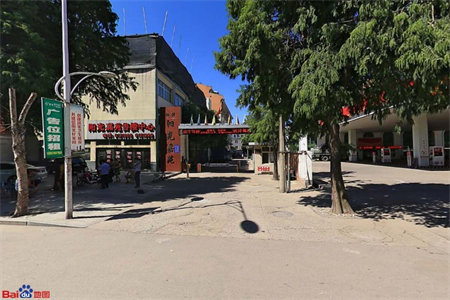 四实小南邻电梯精装3室2厅2卫86万145m2出售